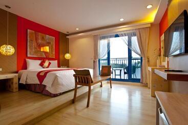 تختخواب و صبحانه Golden Sea Inn