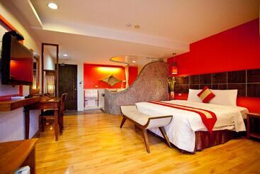 تختخواب و صبحانه Golden Sea Inn