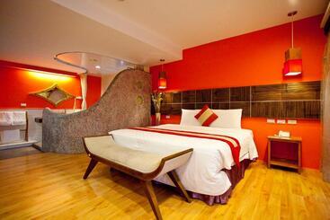 تختخواب و صبحانه Golden Sea Inn