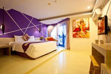 تختخواب و صبحانه Golden Sea Inn