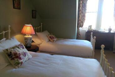 تختخواب و صبحانه Lochinver Guesthouse