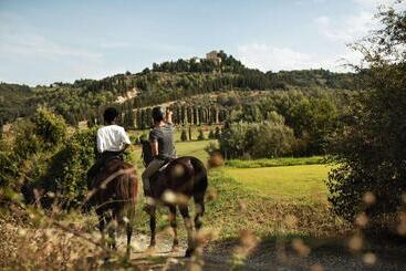 هتل Castelfalfi