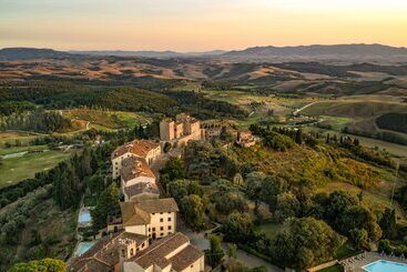 هتل Castelfalfi