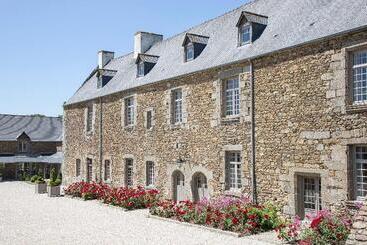 هتل Hôtel De L Abbaye Le Tronchet   Handwritten Collection