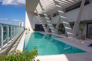 هتل Esplendor By Wyndham Asuncion
