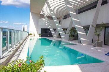 هتل Esplendor By Wyndham Asuncion