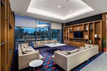 هتل Hampton By Hilton Izmir Aliaga