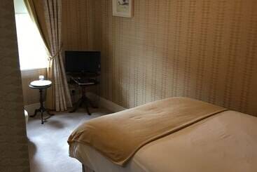هتل Killiane Castle Country House & Farm