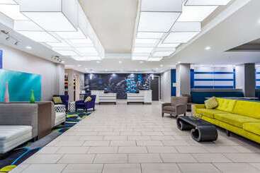 هتل La Quinta By Wyndham Odessa North   Sienna Tower
