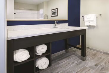 هتل La Quinta By Wyndham Odessa North   Sienna Tower