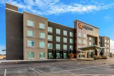 هتل La Quinta By Wyndham Odessa North   Sienna Tower