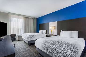 هتل La Quinta By Wyndham Odessa North   Sienna Tower