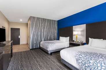 هتل La Quinta By Wyndham Odessa North   Sienna Tower