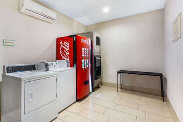 هتل La Quinta By Wyndham Odessa North   Sienna Tower