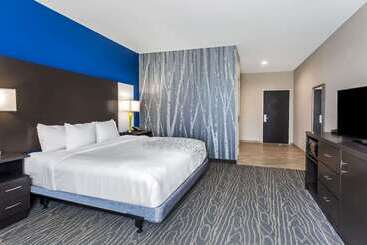 هتل La Quinta By Wyndham Odessa North   Sienna Tower