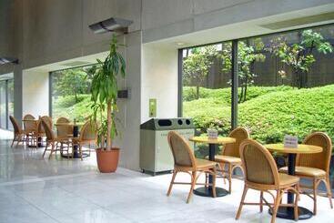 هتل Oaks Early Bird Osaka Morinomiya
