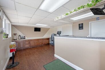 هتل Rodeway Inn Terre Haute