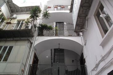 هتل Santa Lucia 50