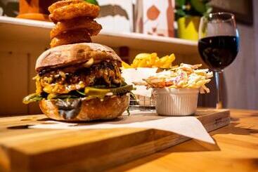 هتل The Bear Inn