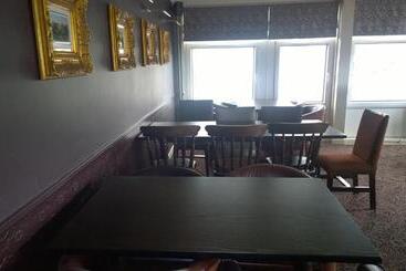 هتل The Crown Inn