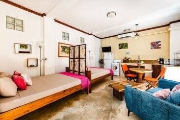 هتل Villa Nautilus