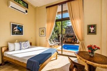 هتل Villa Nautilus