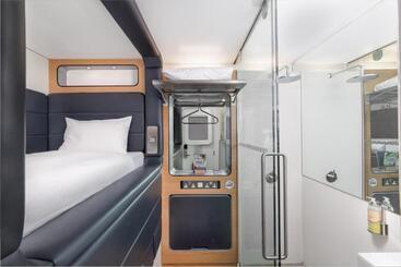 Yotelair London Gatwick Airport