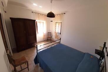 تختخواب و صبحانه Casale Del Gufo