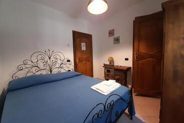 تختخواب و صبحانه Casale Del Gufo