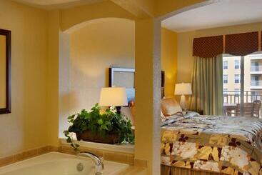 Holiday Homes 2 Rooms 4 Beds 2 Bathrooms 8 Occupants