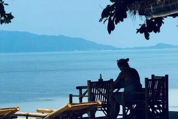 هتل A Little Bungalows By Beach