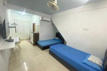 هتل Oyo 90910 Homestay D Lalang Inn