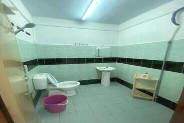 هتل Oyo 90910 Homestay D Lalang Inn