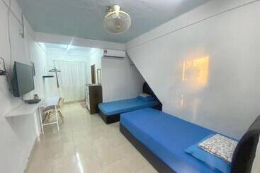 هتل Oyo 90910 Homestay D Lalang Inn