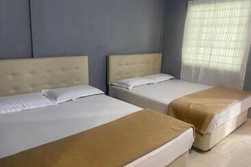 هتل Oyo 90910 Homestay D Lalang Inn