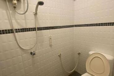 هتل Oyo 90910 Homestay D Lalang Inn
