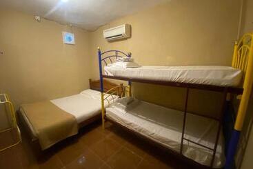 هتل Oyo 90910 Homestay D Lalang Inn