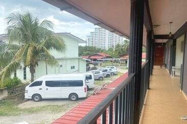 هتل Oyo 90910 Homestay D Lalang Inn