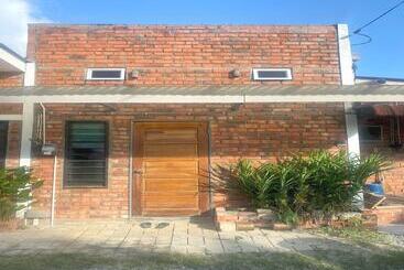هتل Oyo 90910 Homestay D Lalang Inn