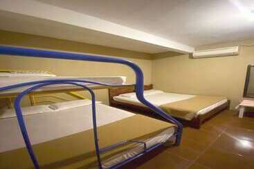 هتل Oyo 90910 Homestay D Lalang Inn