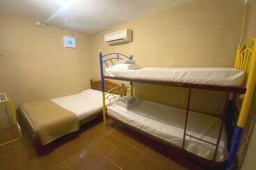 هتل Oyo 90910 Homestay D Lalang Inn
