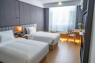 هتل Thank Inn Chain Kashgar Ancient City Wanda
