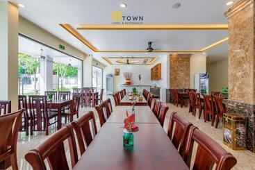 Luxy Park Hotel & Apartments   Mtown