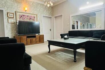 پانسیون Family Lounge F 10