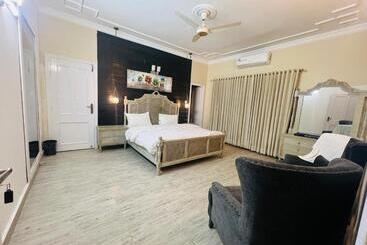 پانسیون Family Lounge F 10