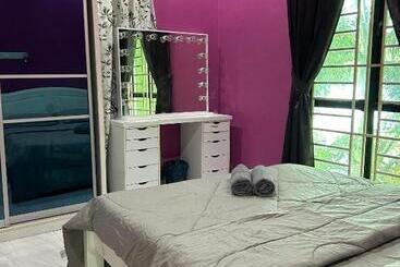 پانسیون Sufi Homestay Kota Bharu