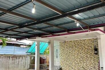 پانسیون Sufi Homestay Kota Bharu
