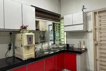 پانسیون Sufi Homestay Kota Bharu