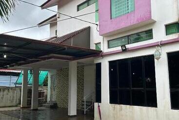 پانسیون Sufi Homestay Kota Bharu