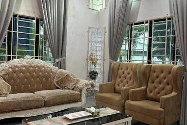 پانسیون Sufi Homestay Kota Bharu